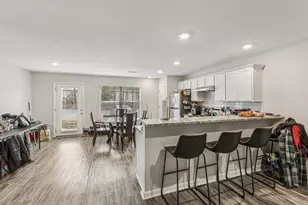 720 Keeshono St, Union City, GA 30291 - Photo 5