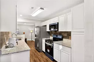 6354 Shannon Pkwy, Union City, GA 30291 - Photo 9