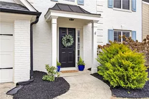 11065 Crabapple Lake Dr, Roswell, GA 30076 - Photo 5