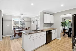 11065 Crabapple Lake Dr, Roswell, GA 30076 - Photo 15