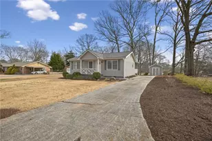 190 Chestnut Street NE, Fairburn, GA 30213 - Photo 3