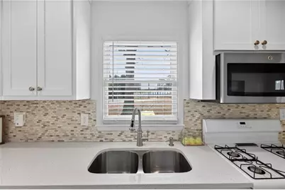 190 Chestnut Street NE, Fairburn, GA 30213 - Photo 9