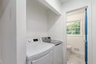 1685 Dunwoody Pl NE, Atlanta, GA 30324 - Photo 17