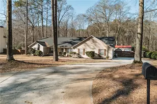 145 Beau Brook Ln, Sharpsburg, GA 30277 - Photo 3