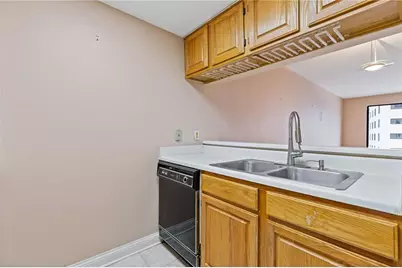 3481 Lakeside Drive NE #1905, Atlanta, GA 30326 - Photo 5