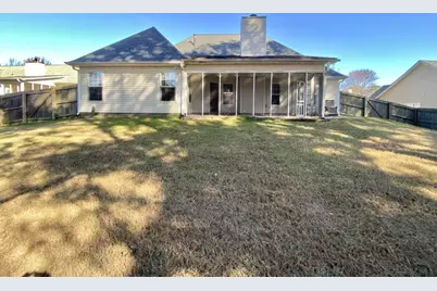 2935 Meadow Gate Way, Loganville, GA 30052 - Photo 5