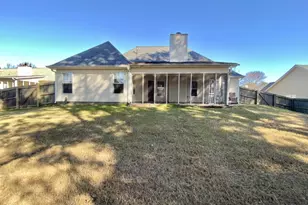 2935 Meadow Gate Way, Loganville, GA 30052 - Photo 5