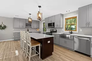 2731 Brackenwood Dr, Snellville, GA 30039 - Photo 3