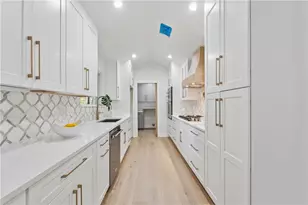 1542 Lavista Rd, Atlanta, GA 30329 - Photo 11