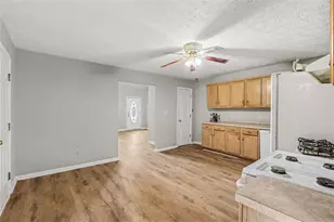 253 Ruth Dr, Newnan, GA 30265 - Photo 9