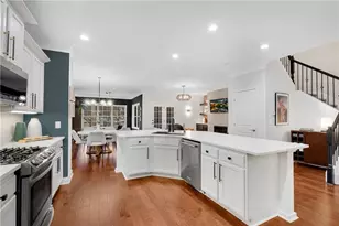 12825 Doe Dr, Alpharetta, GA 30004 - Photo 13