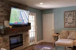 649 Crest Dr, Lawrenceville, GA 30046 - Photo 3