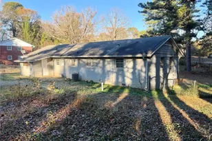 1756 Fairview Cir, Austell, GA 30106 - Photo 5