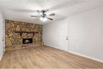 7562 Asbury Manor Drive, Lithonia, GA 30058 - Photo 11