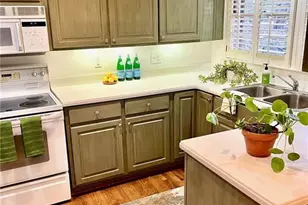 2556 Defoors Ferry Rd NW, Atlanta, GA 30318 - Photo 5