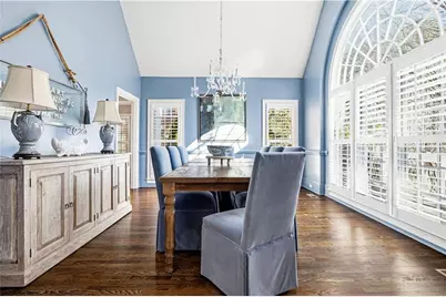 215 Woodchase Close NE, Atlanta, GA 30319 - Photo 9