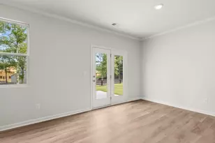 6017 Airedale Dr, Union City, GA 30213 - Photo 9