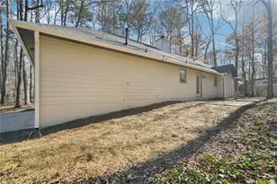1020 Laurel Lake Dr, Ball Ground, GA 30107 - Photo 23