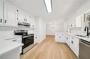 1020 Laurel Lake Dr, Ball Ground, GA 30107 - Photo 9