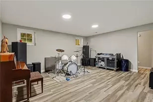 911 Brookmont Dr S W, Marietta, GA 30064 - Photo 17