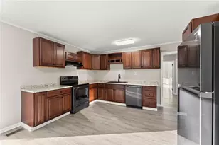 389 Skyline Dr, Toccoa, GA 30577 - Photo 11