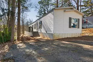 5458 Rolling Oak Ln, Buford, GA 30518 - Photo 1