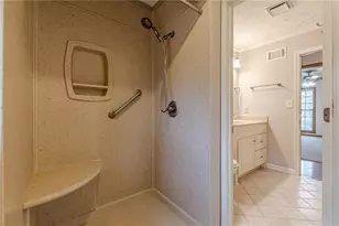 9996 Walden Dr, Jonesboro, GA 30238 - Photo 33