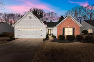 5740 Rolling Meadow Ln, Flowery Branch, GA 30542 - Photo 3
