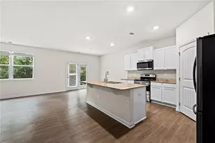 297 Starbuck Parkway, Pendergrass, GA 30567 - Photo 5