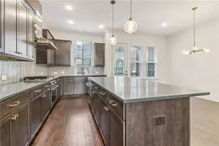 621 Broadview Terrace NE, Atlanta, GA 30324 - Photo 9