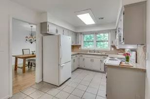 2474 Northlake Ct, Atlanta, GA 30345 - Photo 11