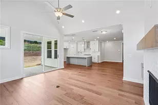 547 Pearl St, Cumming, GA 30040 - Photo 7