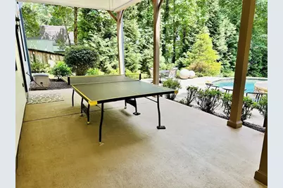 525 Forest Hills Drive, Atlanta, GA 30342 - Photo 41