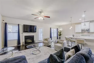 7607 Crawford Ct, Fairburn, GA 30213 - Photo 3