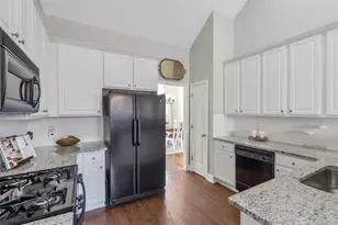 1075 Julius Dr, Suwanee, GA 30024 - Photo 9