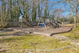 4658 Robie Rd SW, Lilburn, GA 30047 - Photo 29