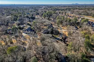 6340 Aberdeen Dr NE, Sandy Springs, GA 30328 - Photo 9