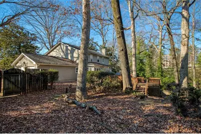 6340 Aberdeen Drive NE, Sandy Springs, GA 30328 - Photo 5