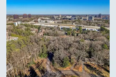 6340 Aberdeen Drive NE, Sandy Springs, GA 30328 - Photo 9