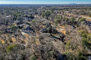 6340 Aberdeen Dr NE, Atlanta, GA 30328 - Photo 9