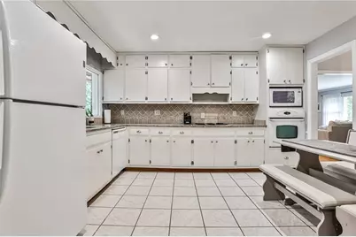 1422 Lively Ridge Road NE, Atlanta, GA 30329 - Photo 11