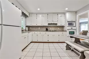 1422 Lively Ridge Rd NE, Atlanta, GA 30329 - Photo 11