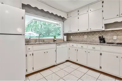 1422 Lively Ridge Road NE, Atlanta, GA 30329 - Photo 13