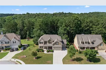 1050 Silver Thorne Drive, Loganville, GA 30052 - Photo 3