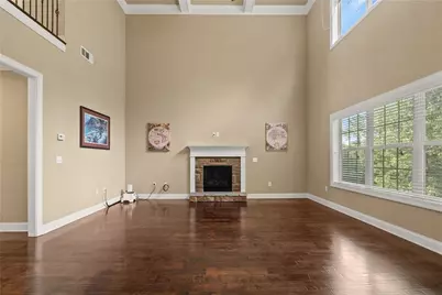 1050 Silver Thorne Drive, Loganville, GA 30052 - Photo 7