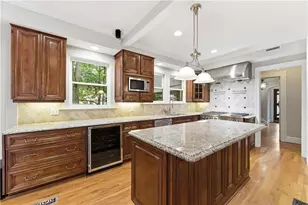 685 E Morningside Dr NE, Atlanta, GA 30324 - Photo 17