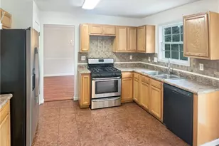 863 Langley View Ct, Loganville, GA 30052 - Photo 9