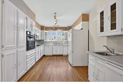 561 Bridgewater Drive, Atlanta, GA 30328 - Photo 17