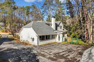 561 Bridgewater Dr, Atlanta, GA 30328 - Photo 43