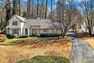 561 Bridgewater Dr, Atlanta, GA 30328 - Photo 3